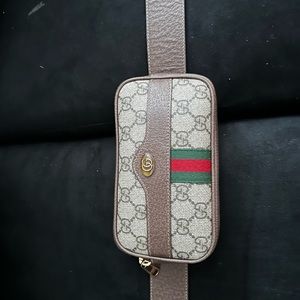 GUCCI
GG Supreme Mini Ophidia Belt Bag